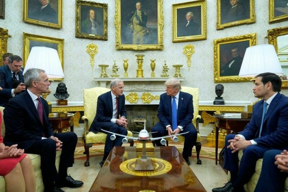 Finansminister Jens Stoltenberg, statsminister Jonas Gahr Støre, USAs president Donald Trump og USAs utenriksminister Marco Rubio møtte pressen i Det ovale kontor i etterkant av møtet i Det hvite hus. Finansminister Jens Stoltenberg, statsminister Jonas Gahr Støre, USAs president Donald Trump og USAs utenriksminister Marco Rubio møtte pressen i Det ovale kontor i etterkant av møtet i Det hvite hus. Foto: Mark Schiefelbein / AP / NTB