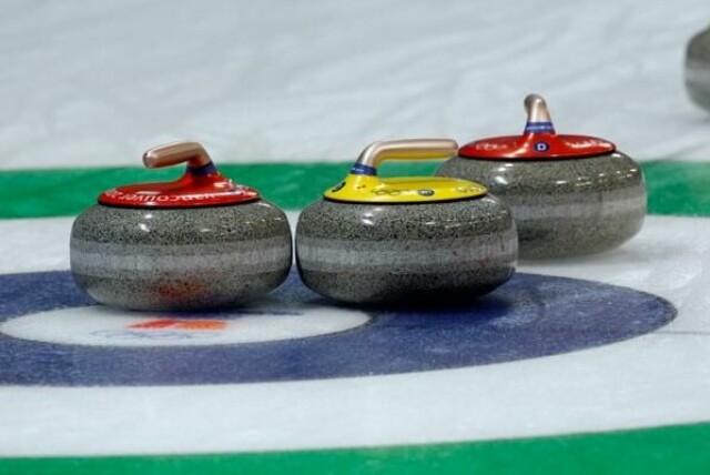Det ble norsk tap i første gruppekamp i junior-VM curling i mixed double.