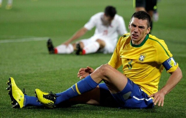 Lucio som kaptein for Brasil i VM-sluttspillet i 2010.