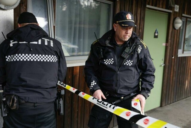Politiet ved boligen der en ukrainsk mann i 40-årene ble funnet død i mars.