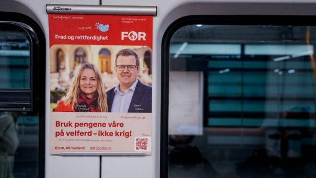 Reklameplakatene til partiet Fred og rettferdighet (FOR) har skapt diskusjoner.