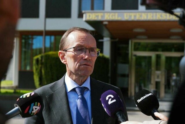 Utenriksminister Espen Barth Eide (Ap) kommenterer den spente situasjonen mellom India og Pakistan.