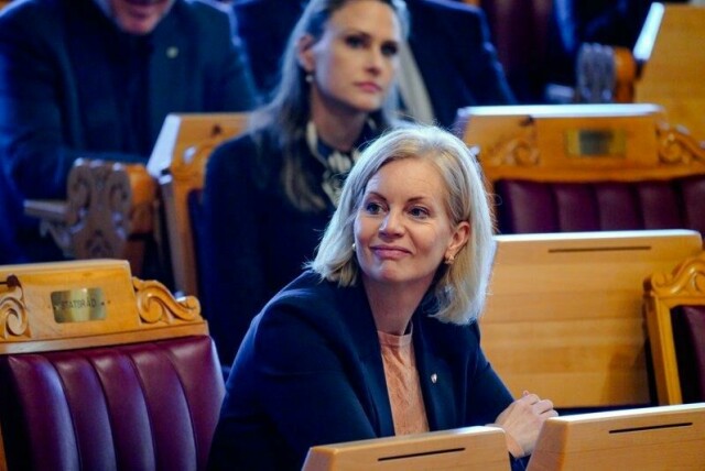 – Det er lurt å studere. Jeg anbefaler å bruke både hodet og hjertet når du skal velge, råder forsknings- og høyere utdanningsminister Sigrun Aasland (Ap).