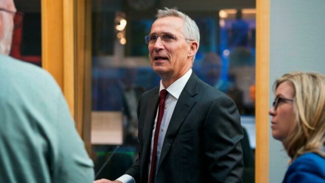 Prisveksten i år blir på 2,8 prosent, anslår regjeringen. Finansminister Jens Stoltenberg (Ap) var hos NRK torsdag morgen, før han skal legge fram revidert budsjett.