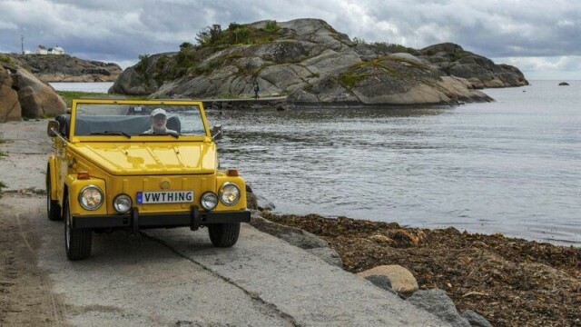 Jon E. Røhrt med sin Sunshine-yellow 1973 Volkswagen Thing, produsert i Mexico og solgt ny i USA. Det er den eneste USA-solgte Type 181 på norske skilter.