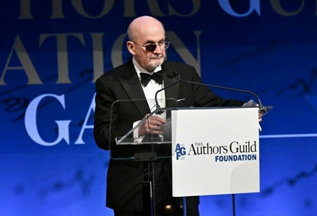 Salman Rushdie skulle etter planen holde hovedtalen ved Claremont McKenna College nær Los Angeles, men nå er talen avlyst.