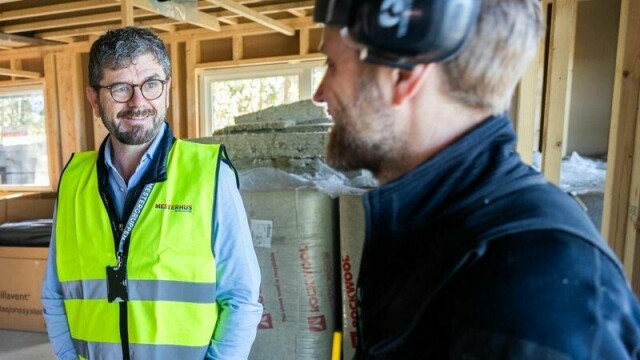 Karl Arne Jespersen kjededirektør i Mesterhus med Tor-Erik Mo(t.h.).