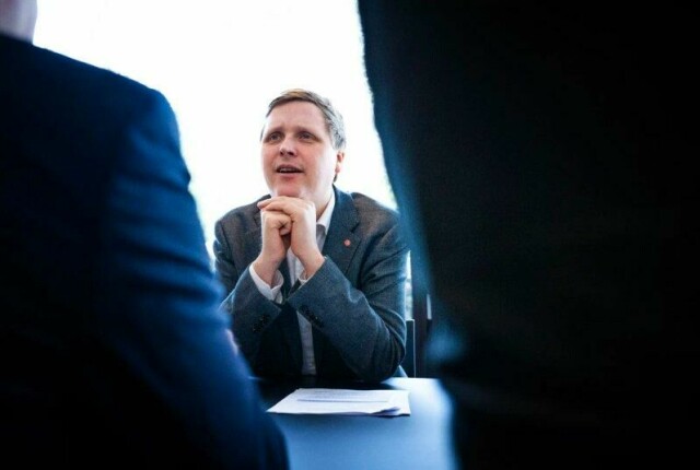 Regjeringen har lagt fram sitt forslag til revidert nasjonalbudsjett. – Norge må tilpasse seg en ny virkelighet, sier utviklingsminister Åsmund Aukrust til Panorama.
