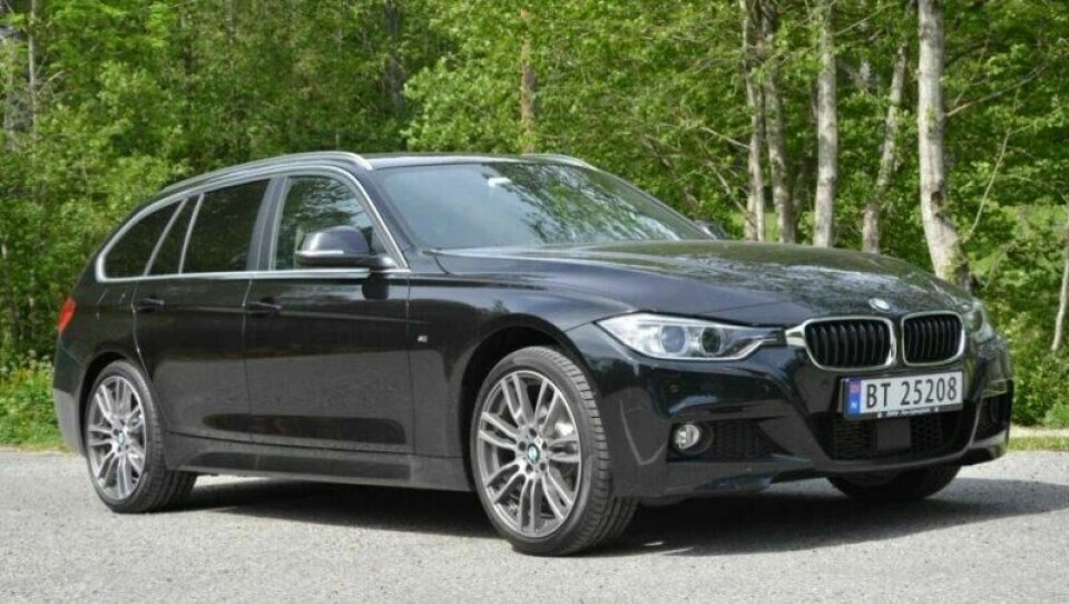 ALLSIDIG: BMW 3-serie finnes i en rekke utgaver og til svært ulike priser. Stasjonsvognutgaven (over) har i mange år vært familiebil for dem som legger vekt på gode kjøreegenskaper og klarer seg ute enorm plass. ALLSIDIG: BMW 3-serie finnes i en rekke utgaver og til svært ulike priser. Stasjonsvognutgaven (over) har i mange år vært familiebil for dem som legger vekt på gode kjøreegenskaper og klarer seg ute enorm plass. Foto: Broom