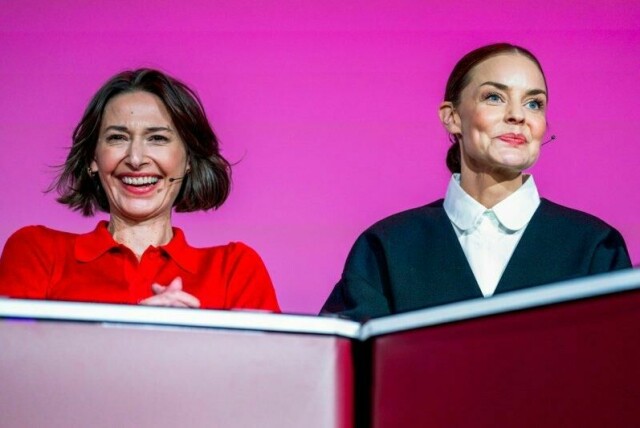 Pia Tjelta (t.v.) da hun sammen med Agnes Kittelsen gjestet Arbeiderpartiets landsmøte tidligere i april for å snakke filmpolitikk.
