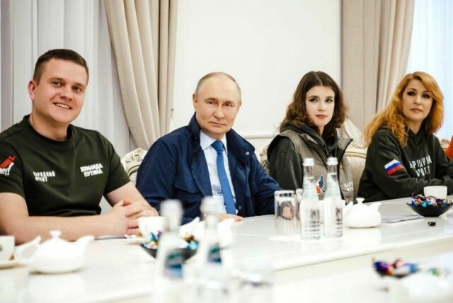 President Vladimir Putin møtte blant annet representanter for frivillige organisasjoner.