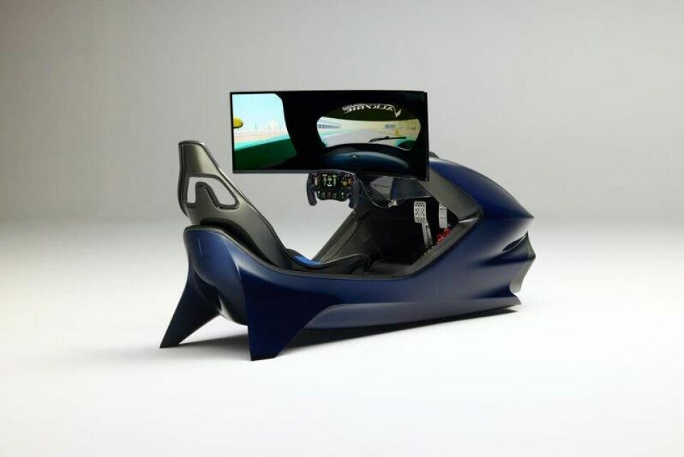 I likhet med Aston Martin Valkyrie og Formel 1-biler, sitter man med beina opp. Hydraulikk inngår ikke, slik at simuleringen er noe begrenset. I likhet med Aston Martin Valkyrie og Formel 1-biler, sitter man med beina opp. Hydraulikk inngår ikke, slik at simuleringen er noe begrenset. Foto: Matt Howel / Aston Martin