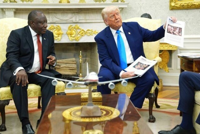 President Donald Trump viste frem det han mente var bevis for folkemord på hvite i Sør-Afrika.