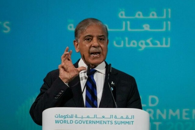 Pakistans statsminister Shehbaz Sharif, her på et møte i Dubai i februar i år, innkaller landets sikkerhetskomité til møte onsdag formiddag.