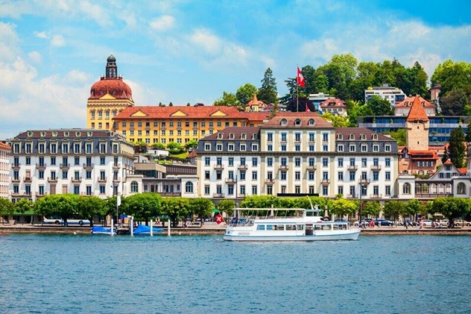 Båt- og fergetrafikk inngår også i Swiss Travel Pass. Her fra Luzern. Båt- og fergetrafikk inngår også i Swiss Travel Pass. Her fra Luzern. Foto: Shutterstock / NTB