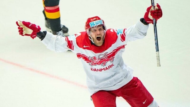 Nikolaj Ehlers jubler etter å ha scoret Danmarks utligningsmål mot Canada i VM-kvartfinalen.