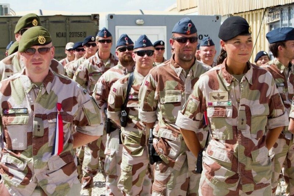 Norske ISAF soldater i militærleiren til norske gjenoppbyggingsstyrken (PRT) i Meymaneh i Nord-Afghanistan 17. mai 2010. Norske ISAF soldater i militærleiren til norske gjenoppbyggingsstyrken (PRT) i Meymaneh i Nord-Afghanistan 17. mai 2010. Foto: Heiko Junge / NTB