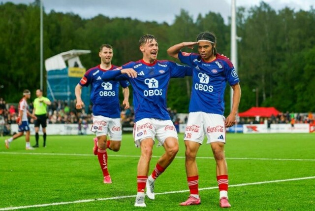 Filip Thorvaldsen og Vålerenga jubler for scoring i mandagens kamp mot KFUM Oslo.