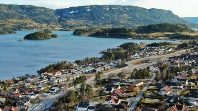 Regjeringen vurderer en avgift for å bygge ut i områder som ennå ikke er utbygd.