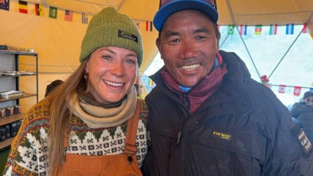 Kristin Harila og Kami Rita Sherpa. Kami Rita Sherpa har klart å bestige Mount Everest for 31. gang.