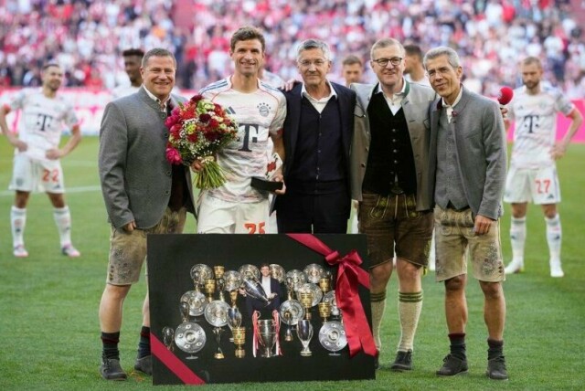 Thomas Müller kan se tilbake på en fantastisk karriere i Bayern München. (AP Photo/Matthias Schrader)