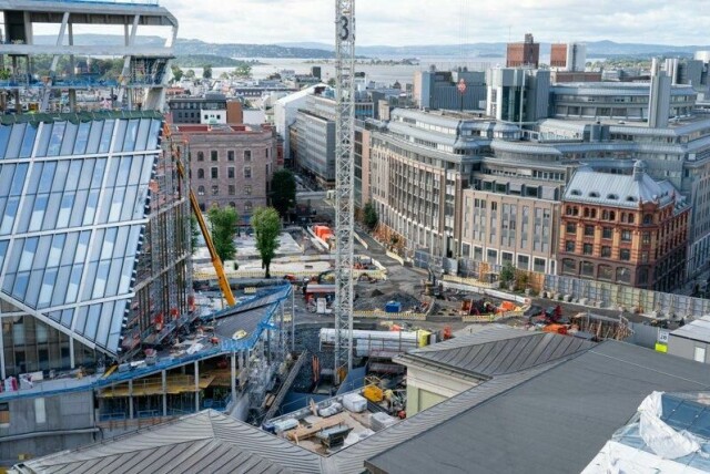 Slik så det ut på byggeplassen i september i fjor. Byggingen av det nye regjeringskvartalet skal være ferdig i 2030.