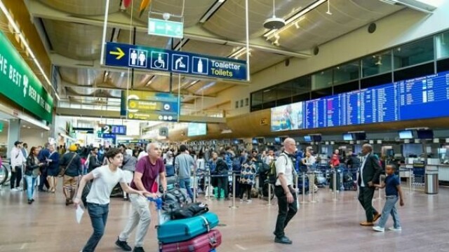 Å bytte navn på Arlanda lufthavn vil bidra til økt interesse for Sverige, tror politiker Kristina Axén Olin, som foreslår å kalle flyplassen Alfred Nobel Airport.