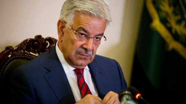 Pakistans forsvarsminister Khawaja Asif, som tidligere var landets utenriksminister, avviser at det er innkalt til møte for å diskutere mulig bruk av atomvåpen i konflikten med India.