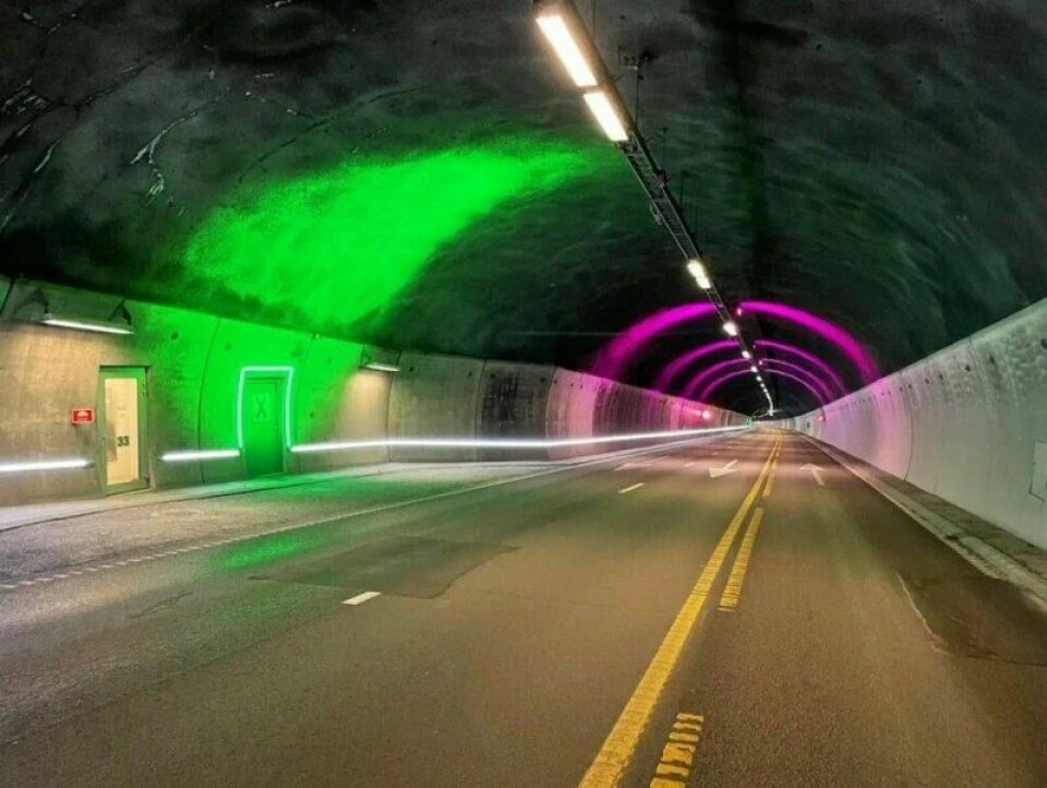 Bakterielle skader på tunneler under havet kan oppstå ganske raskt, viser denne forskningen. Her nede i Oslofjordtunnelen. Bakterielle skader på tunneler under havet kan oppstå ganske raskt, viser denne forskningen. Her nede i Oslofjordtunnelen. Foto: Anine Kalmo Larsen / Statens vegvesen