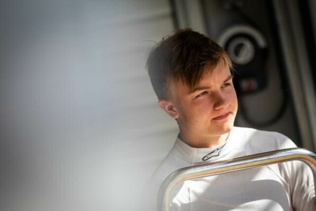 Martinius Stenshorne kjørte seg opp i søndagens Formel 3-løp i Italia.