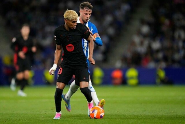Lamine Yamal scoret et flott mål i Barcelonas kamp mot Espanyol torsdag.