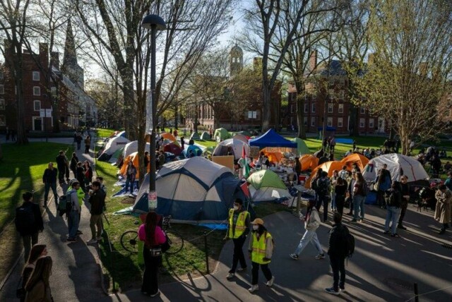 Studenter satte opp telt på Harvard-universitetet i april i fjor, der de demonstrerte mot Gaza-krigen.