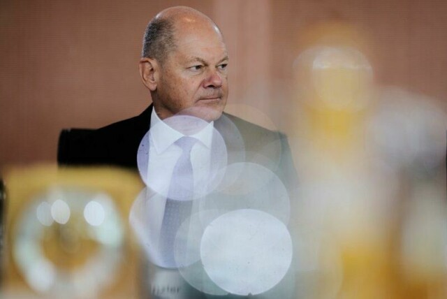 Statsminister Olaf Scholz har bare dager igjen i stillingen. Hans regjering reviderer nå anslaget for økonomien i 2025, og vil sannsynligvis måtte konstatere at det heller ikke blir noen vekst i år.