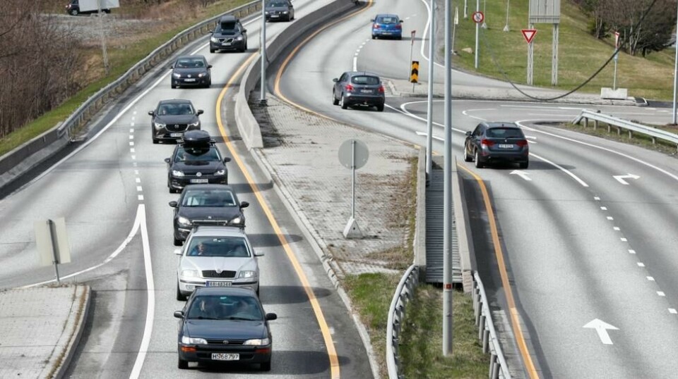 Slik som i går er det ventet en del trafikk på E16 i retning Sandvika utover ettermiddagen i dag. Her er et bilde av E16 tidligere i påsken.