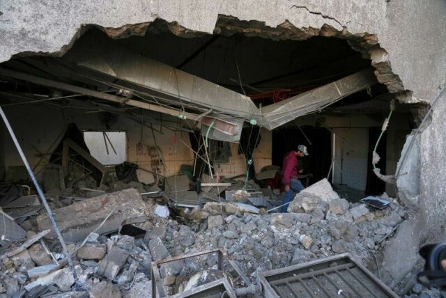 Israel angrep tirsdag på nytt et sykehus på Gazastripen. Dette bildet er fra Al Ahli Arab-sykehuset i Gaza by som ble angrepet søndag.