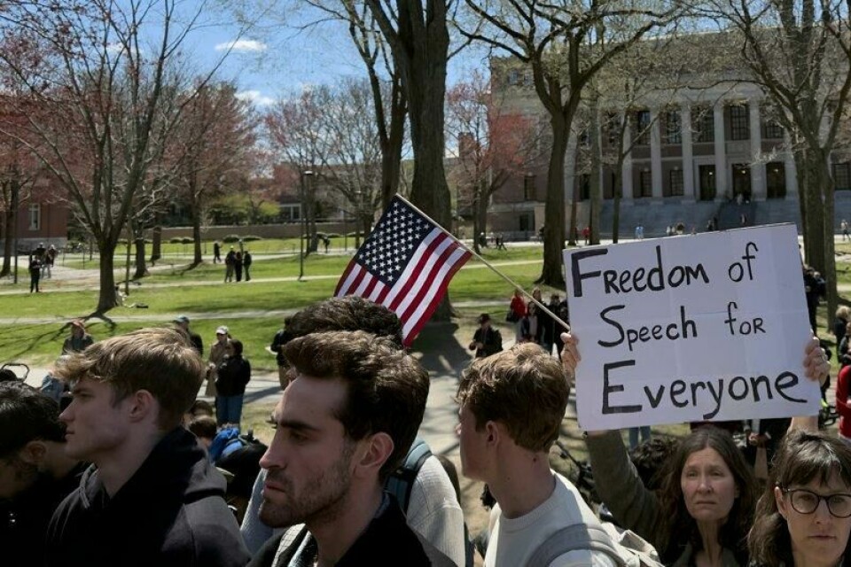 En støttedemonstrasjon ved Harvard-universitetet skjærtorsdag. En støttedemonstrasjon ved Harvard-universitetet skjærtorsdag. Foto: AP / NTB