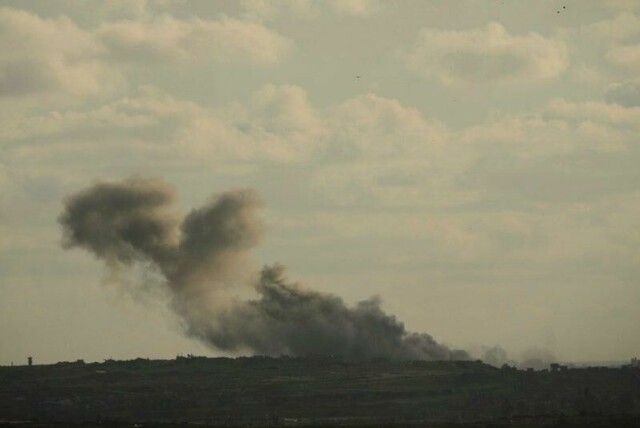 Røyk stiger etter et israelsk luftangrep i Gaza 4. mai.
