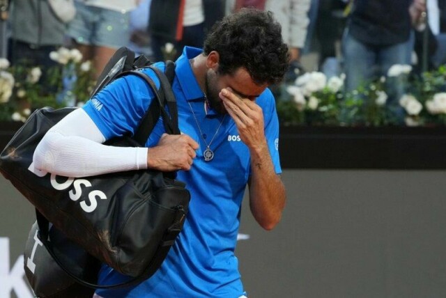 Matteo Berrettini var tydelig preget da han måtte trekke seg fra turneringen på hjemmebane.