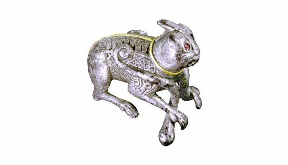 Dette dyret fra 700- eller 800-tallet er blant de mest spesielle funnene. Forskerne tror det viser en løve. Det kan være et kristent symbol hentet hjem under en tidlig vikingferd. Dette dyret fra 700- eller 800-tallet er blant de mest spesielle funnene. Forskerne tror det viser en løve. Det kan være et kristent symbol hentet hjem under en tidlig vikingferd. Foto: Historiska Museet vid Lunds Universitet)