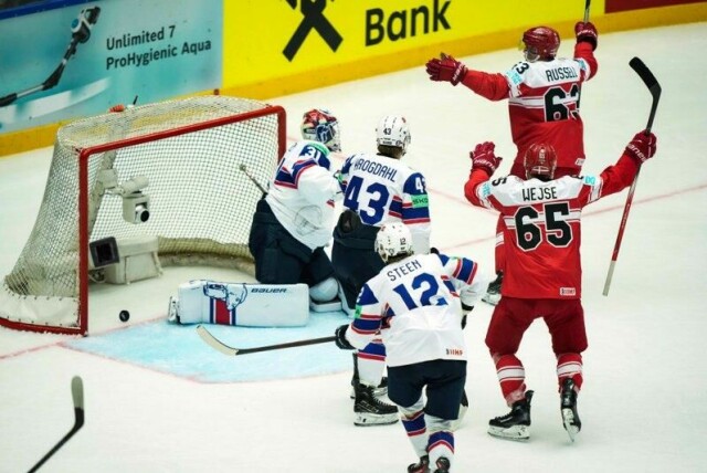 Danmark jubler for scoring i VM-kampen mot Norge.