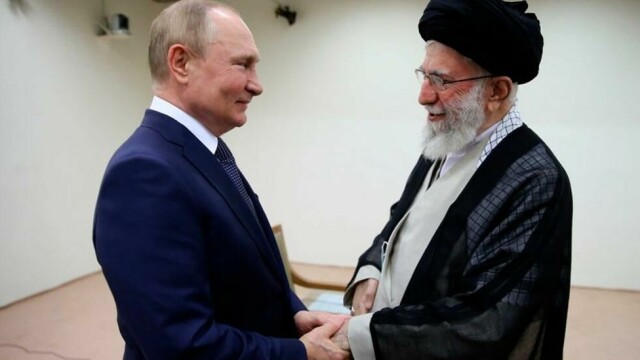 Vladimir Putin besøkte Iran og ayatolla Ali Khamenei i 2022.