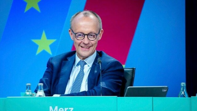 Friedrich Merz kan smile bredt etter at det sosialdemokratiske partiet også ga sin støtte til regjeringsprosjektet hans. Den nye tyske regjeringen ventes å bli utnevnt neste tirsdag.
