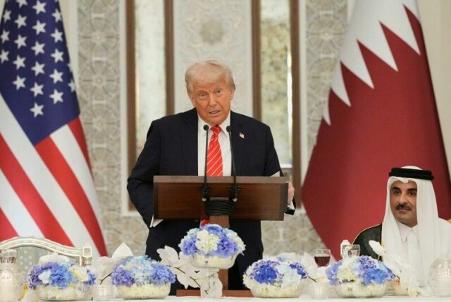Donald Trump holder tale i Qatar.