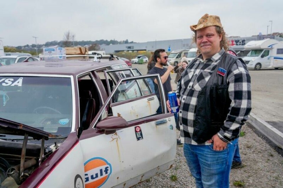 Robert Haraldsen fra Ålesund var på plass da norske rånere tradisjon tro invaderte Strömstad skjærtorsdag og satte sitt preg på bybildet. Robert Haraldsen fra Ålesund var på plass da norske rånere tradisjon tro invaderte Strömstad skjærtorsdag og satte sitt preg på bybildet. Foto: Terje Bendiksby / NTB