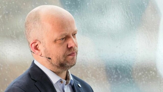 Sp-leder Trygve Slagsvold Vedum mener utslaget på spotprisen er en god illustrasjon på hvorfor Norge bør ta sterkere nasjonal kontroll over strømpolitikken.