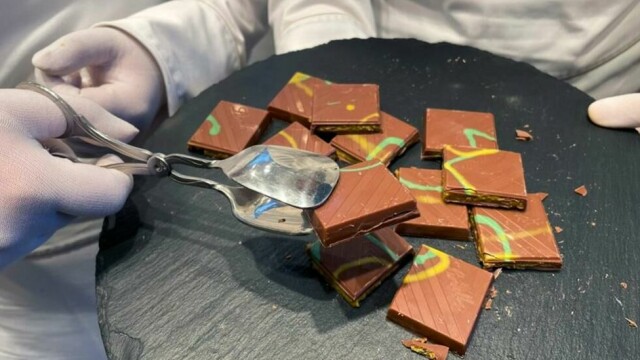 Populariteten til Dubai-sjokolade fører til høyere pistasjpriser. Bildet viser Lindts versjon av sjokoladen.