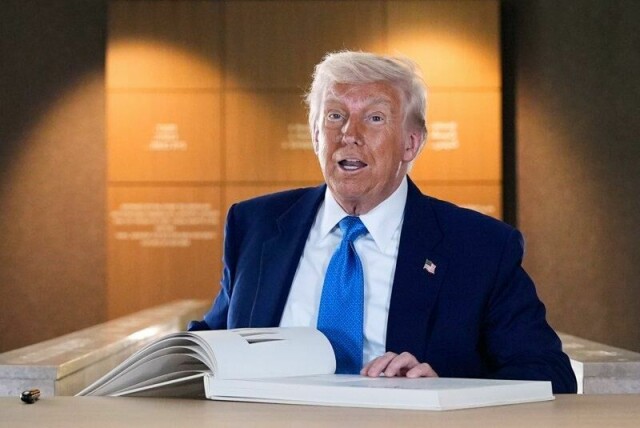 Donald Trump hevder Ukraina og Russland skal starte nye våpenhvilesamtaler umiddelbart.