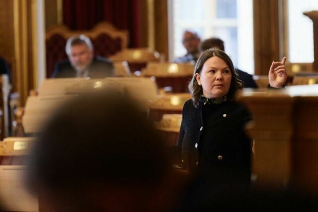 – Nok en gang går Ap og Høyre i front for å ta Norge i feil retning, sier Senterpartiets Lisa Marie Ness Klungland, medlem av Stortingets energi- og miljøkomité.