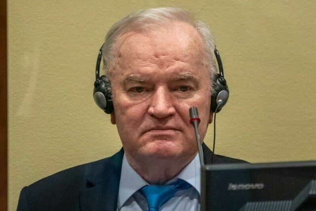 Den tidligere bosnisk-serbiske militærsjefen Ratko Mladic i rettssalen i Haag, Nederland, under ankesaken i 2021.