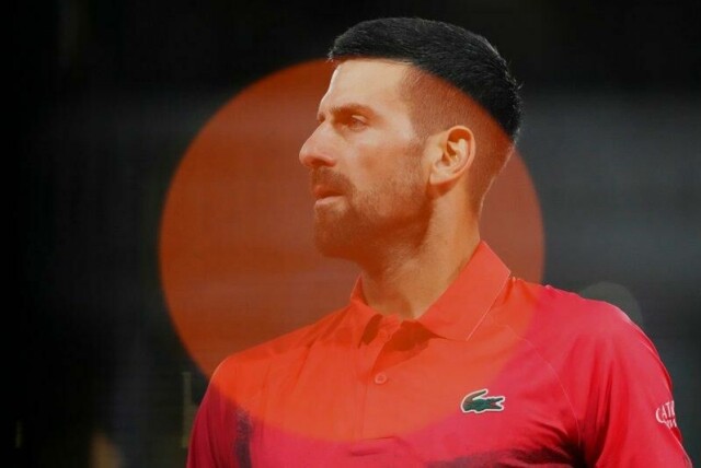 Novak Djokovic slo tilbake etter en svak start på kvartfinalen mot Alexander Zverev i Roland-Garros.